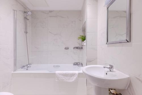 Boutique Vertigo Apartment Central Kingston London - image 8