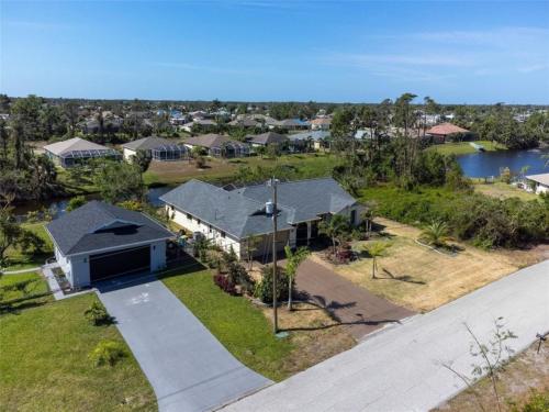 Seabreeze 3-Bedroom Pool Villa close to the beach!!! detail