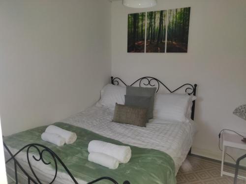 Quiet & Relaxing 2-bedroom apartment - Free parking & Pets welcome