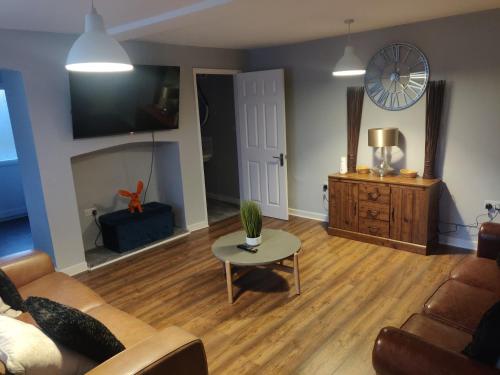Quiet & Relaxing 2-bedroom apartment - Free parking & Pets welcome