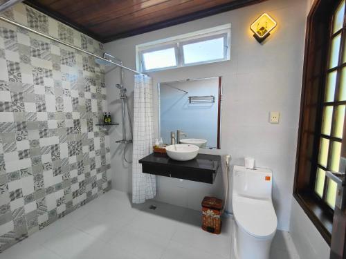 Dinh Villa homestay - 샤워실