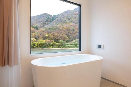 Bathroom, R;MOGAMI in Okura