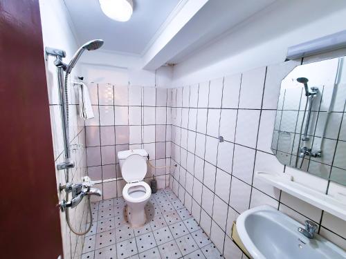 Deluxe Double Room image 8