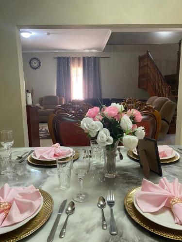 Lachemar Guest House in เบรดนัท ฮิลล์