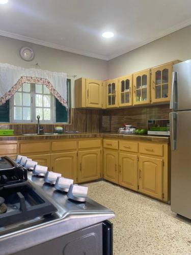 Lachemar Guest House in เบรดนัท ฮิลล์