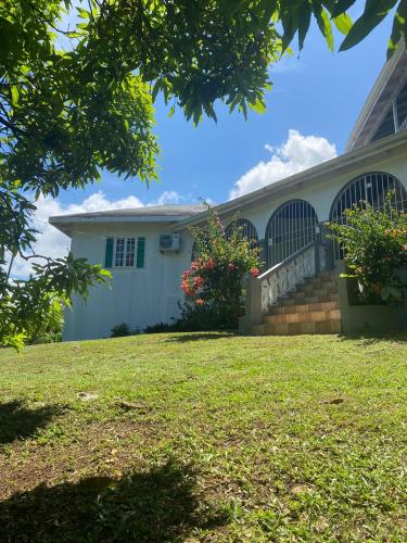Lachemar Guest House in เบรดนัท ฮิลล์