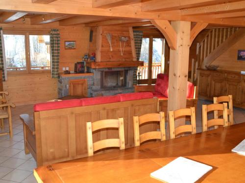 Chalet Le Grand-Bornand, 7 pièces, 14 personnes - FR-1-467-64