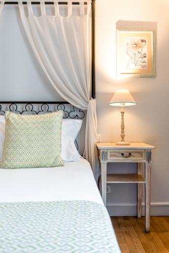 Twin Room image 3