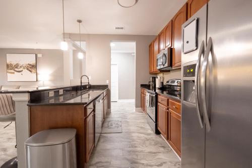 DISNEY PARKS- International Dr - Orlando Luxury Condominium- Fully Equipped - 3bed & 2 bath- in Orlando, USA
