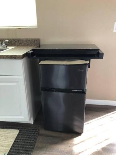 The studio apartment in Clairemont - New AC unit in North Clairemont