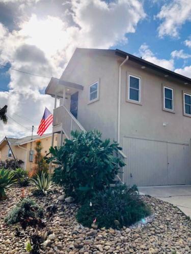 The studio apartment in Clairemont - New AC unit in North Clairemont