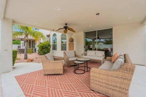 Stunning 5 Bed Luxury Oasis Heated Pool Hot Tub thumb 4