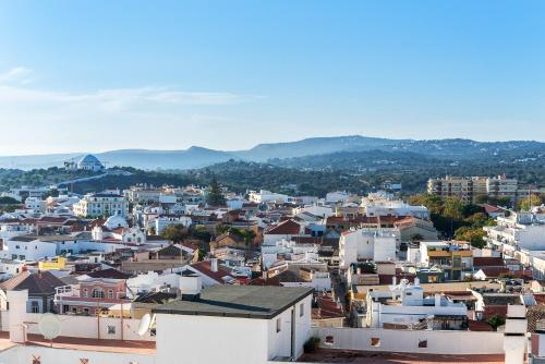 Spacious & Sunny Flat - Loulé