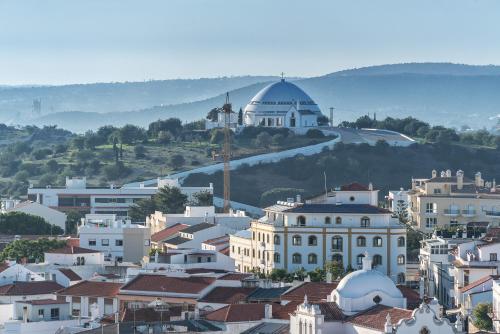 Spacious & Sunny Flat - Loulé