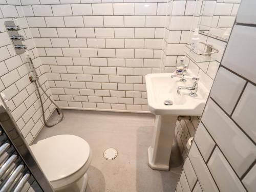 Bay Tree Cottage - image 10