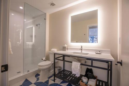 507691903 The Holbrook Hotel