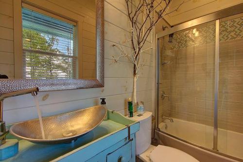 5BD, 5 Bath - Mountaintop Mansion in the Sky in Tellico Plains, USA