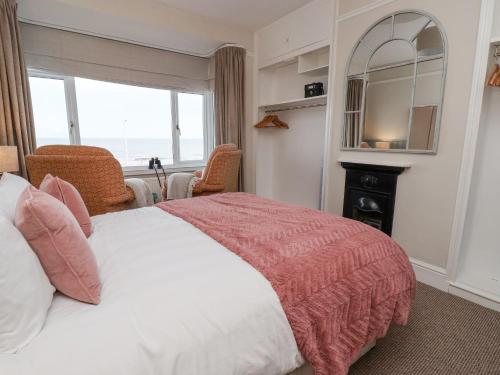 Sea View House - image 6