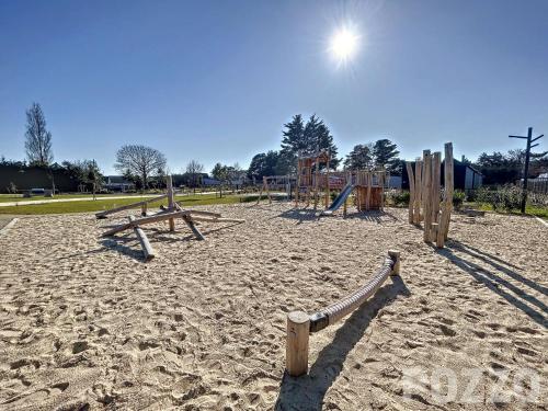 Chalet Jullouville, 4 pièces, 6 personnes - FR-1-361-520 (Chalet standing, 6 couchages, piscine chauffee, terrasse privee, proche plage et commerces - FR-1-36) in Jullouville