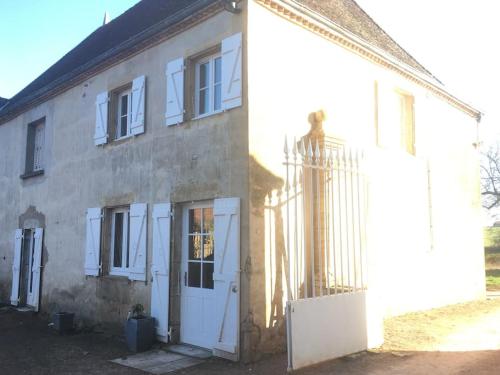 Maison de gardien chauffée au bois avec petit déj gîte à louer Charolles