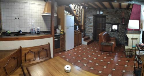 Kitchen, El Trebano in San Roman de Villa