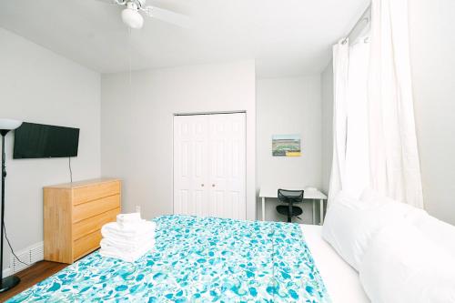 Pittsburghs Sports Suite- FREE driveway Parking in Pittsburgh, USA