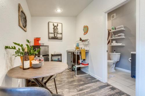 Denver Studio Less Than 1 Mi to Rocky Mountain Lake Park in Denver, USA