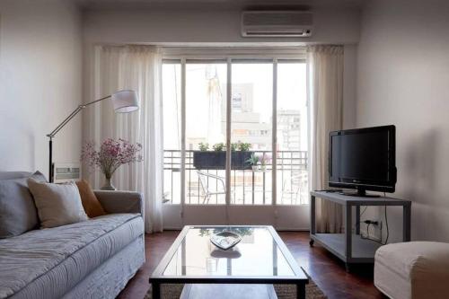 Recoleta at a Spacious & Bright Apt by Carpincho RE, Buenos Aires