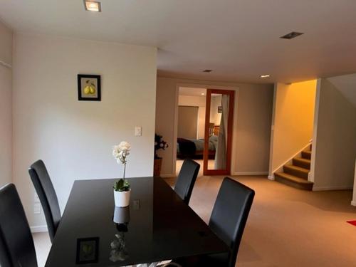 Villa Sebastian - Large Modern Home in Norra Wellington