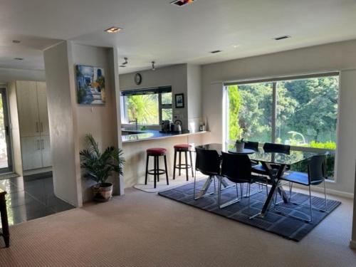 Villa Sebastian - Large Modern Home in Norra Wellington