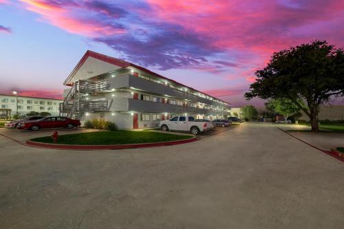 Red Roof Inn Dallas - DFW Airport North