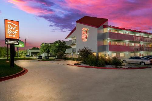 Red Roof Inn Dallas - DFW Airport North in Irving, USA