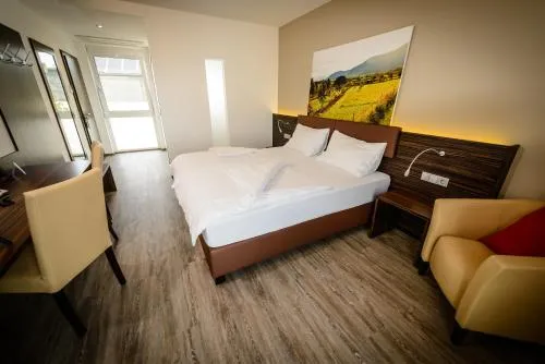 Dorfmeister Business Hotel B&B in Weikersdorf am Steinfelde, Österreich