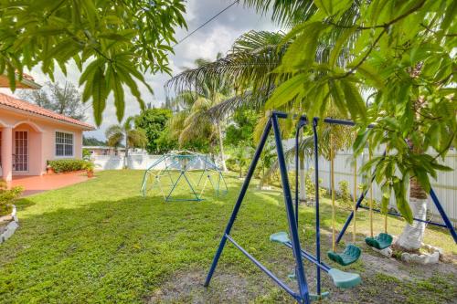 Miami Gardens Studio with Patio 12 Mi to Ocean! in Miami Gardens, USA
