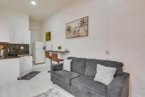 Miami Gardens Studio with Patio 12 Mi to Ocean! in Miami Gardens, USA