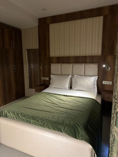 Standard Double Room image 10