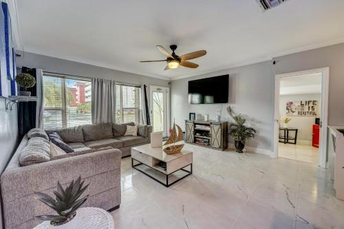 Wilton Manors Pool Oasis 3/3 and free parking in Fort Lauderdale, USA