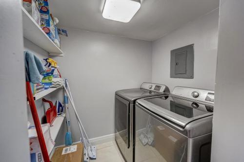 Wilton Manors Pool Oasis 3/3 and free parking in Fort Lauderdale, USA