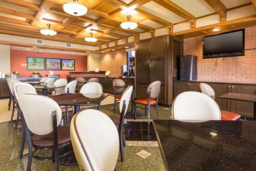 Drury Inn & Suites Jackson MO - image 6