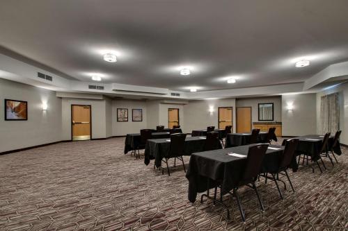 Drury Inn & Suites Albuquerque North - image 8