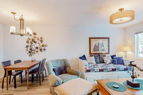 SnowCrest Village, Unit 5B in Big White, Canada