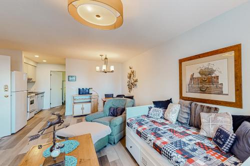 SnowCrest Village, Unit 5B in Big White, Canada