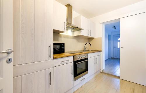 virtuve, Lovely Home In Pregrada With Sauna in Kumroveca
