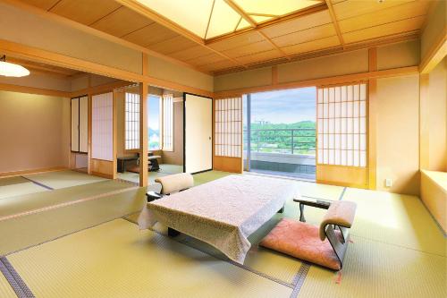 Suite Japanese-Style Family Room - Non-Smoking - Main Building