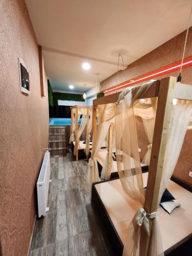 Hotel Central Point – Sofia, NY
