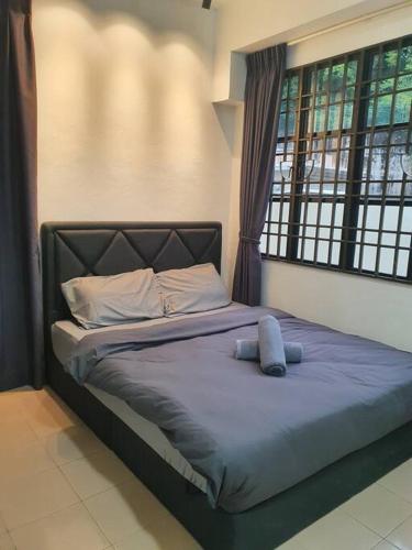 3 Storey Bangalow near Spice Arena & Queensbay Mall