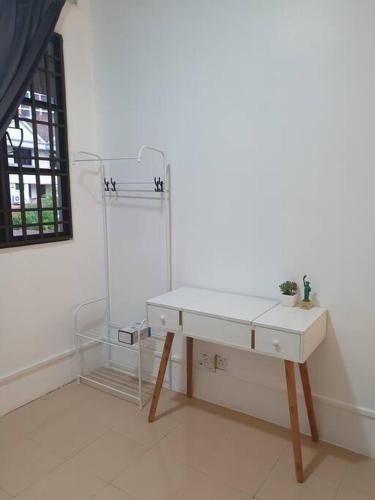 3 Storey Bangalow near Spice Arena & Queensbay Mall