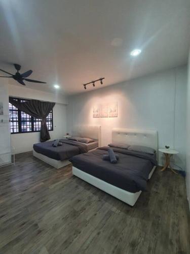 3 Storey Bangalow near Spice Arena & Queensbay Mall