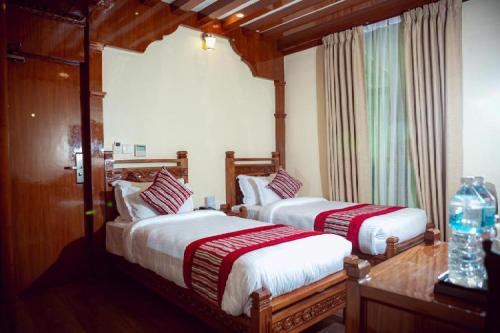 Deluxe Twin Room image 1
