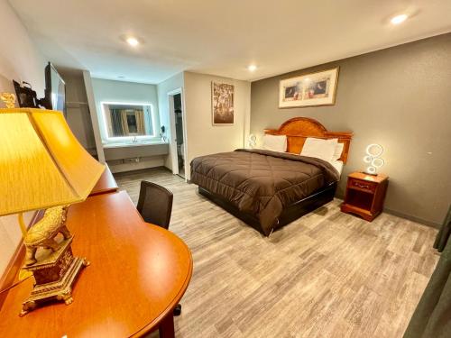 Superior King Suite